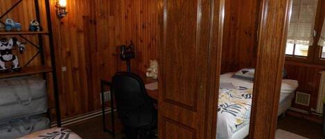 3 chambres, bureau, fer et planche à repasser, Wi-Fi gratuit