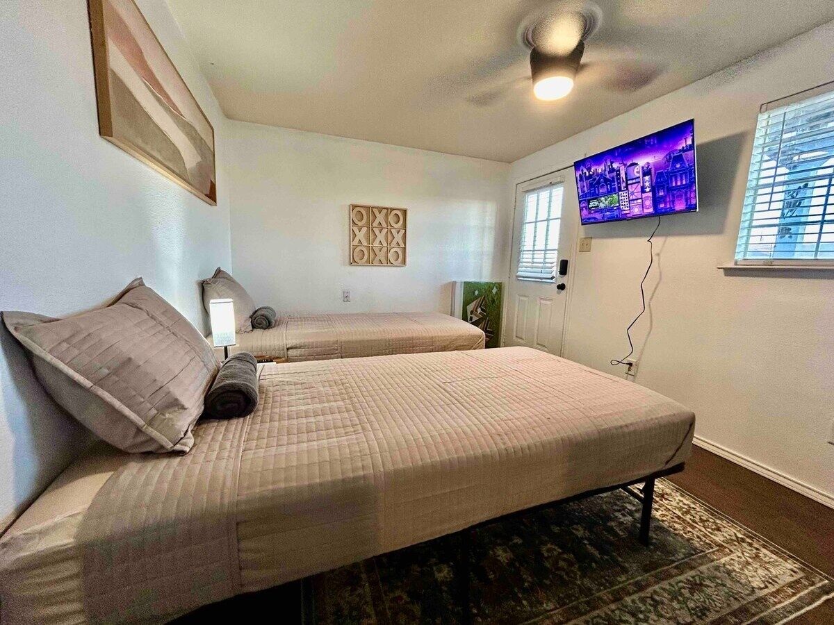 1 bedroom, iron/ironing board, free WiFi, bed sheets