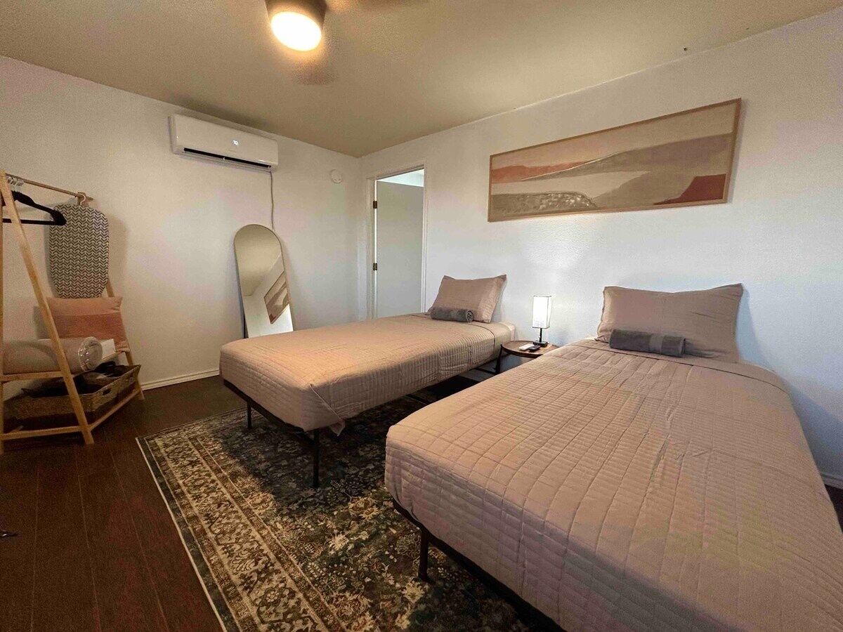 1 chambre, fer et planche à repasser, Wi-Fi gratuit, draps fournis