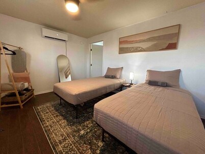 Pet-Friendly Tiny House w/King Bed & Fast Wi-Fi