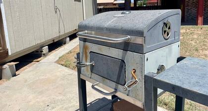 Pet-Friendly Tiny House | King Bed | Private Land