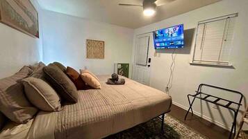 1 bedroom, iron/ironing board, free WiFi, bed sheets