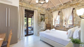Luxury Apartment, Sea View | 1 bedroom, in-room safe, soundproofing, free WiFi