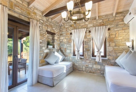 Luxury Apartment, Sea View | 1 bedroom, in-room safe, soundproofing, free WiFi