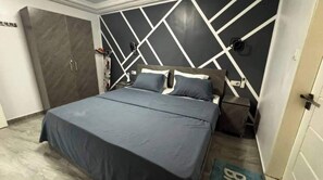 1 bedroom, iron/ironing board, WiFi, bed sheets - SenresidenceAlmadie lovely 2 bedrooms and 2 Baths Fully equipped kitchen  (Dakar)