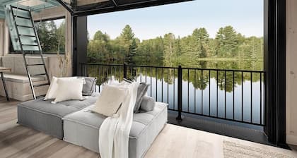 Floating Cabin: Family Haven, Free Paddle, Kayak and Thermal Bath, Pet-Friendly