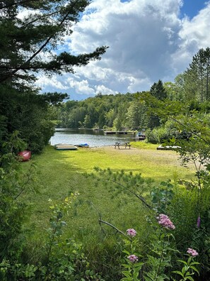 Property grounds - Charmant Chalet Dans les Laurentides le no9 Détendez-vous au Chalet Avec spa (Sainte-Marguerite-du-Lac-Masson)
