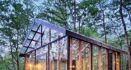 Dreamy Glass Glamping Cabin on Tree Farm Close to Town but Secluded and Private