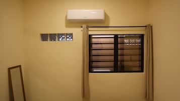 Apartemen Klasik | 1 kamar tidur, brankas, tirai kedap cahaya, dan setrika/meja setrika