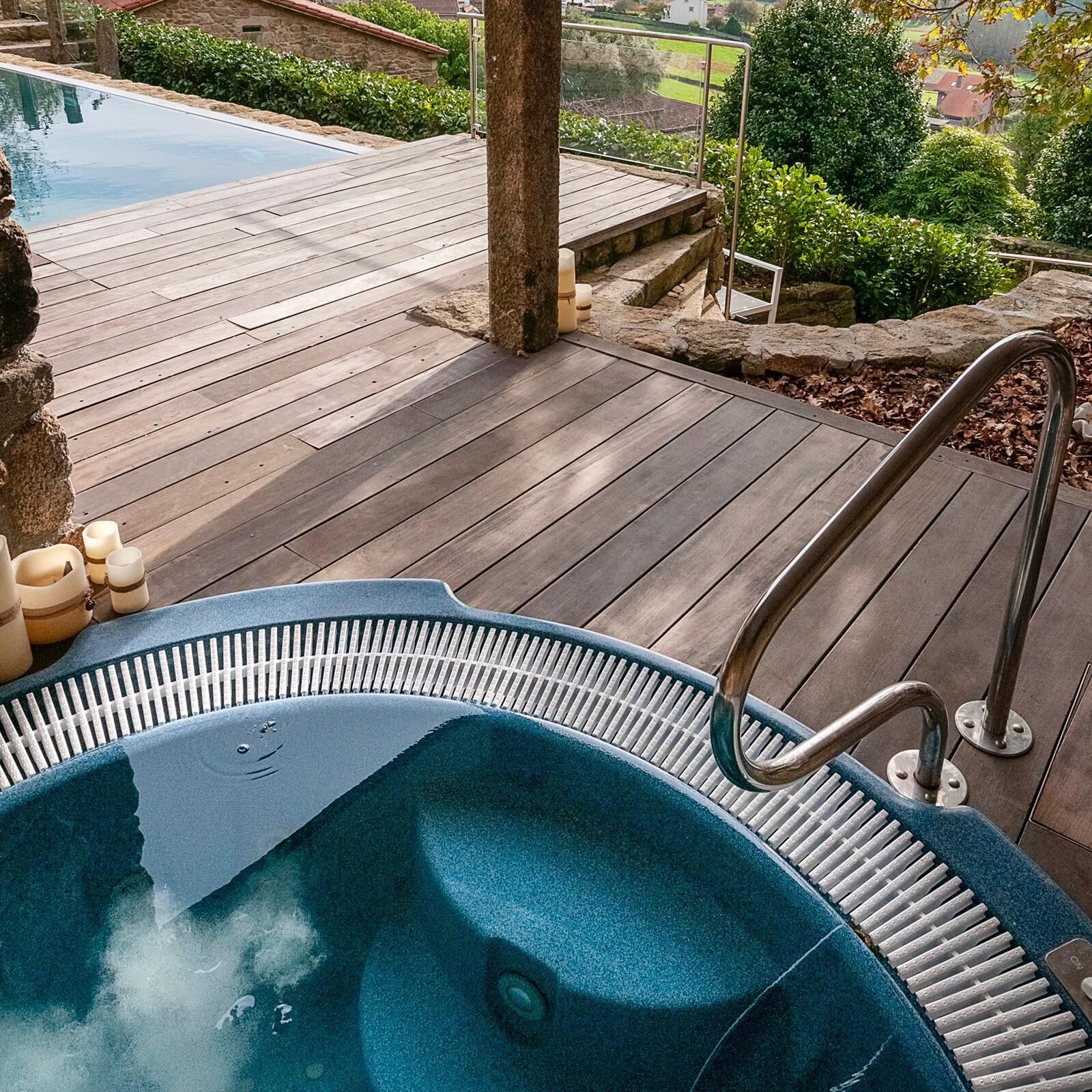 Bain à remous extérieur