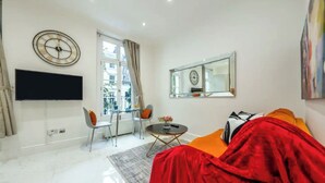 Superior Apartment, 1 Bedroom | Ruang tamu