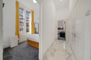 3 habitaciones, tabla de planchar con plancha y wifi gratis 
