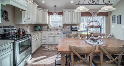 New! Charming Home in the Heart of Bemus Point, Lake Chautauqua, NY