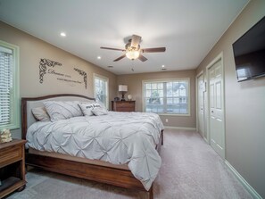 3 bedrooms, iron/ironing board, free WiFi, bed sheets