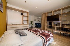 2 habitaciones, tabla de planchar con plancha, wifi y ropa de cama 