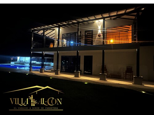 Villa AlCon -5 Bedrooms- Luxury villa in the heart of Colombia’s coffee axis!!
