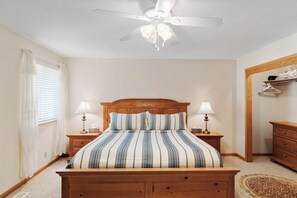 3 bedrooms, WiFi, bed sheets - Dog Friendly with a View (Garden City)