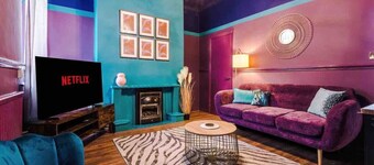 Large 5 Bedroom Home perfect for groups