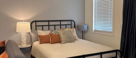 1 habitación, tabla de planchar con plancha, wifi y ropa de cama