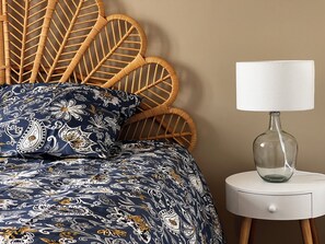 2 chambres, fer et planche à repasser, Wi-Fi, draps fournis