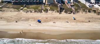 Sea Captain's Cottage 3 (Oceanfront Cottage Court)