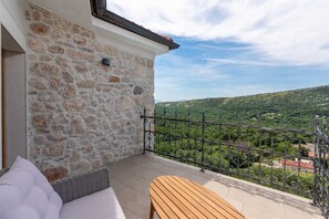 Property grounds - Castle with Stunning Views by Aneo Travel (Bribir)