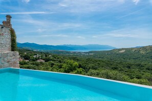 Pool - Castle with Stunning Views by Aneo Travel (Bribir)