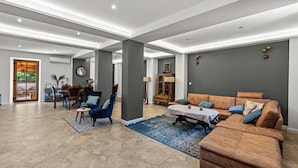 TV, fireplace - Castle with Stunning Views by Aneo Travel (Bribir)