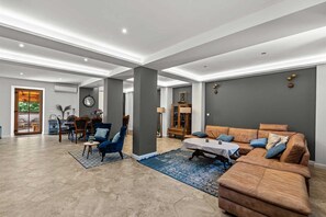 TV, fireplace - Castle with Stunning Views by Aneo Travel (Bribir)