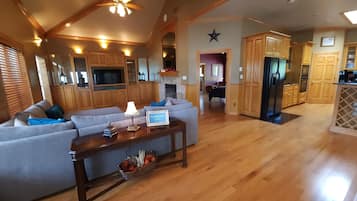 Smart TV, chimenea, videojuegos, reproductor de DVD