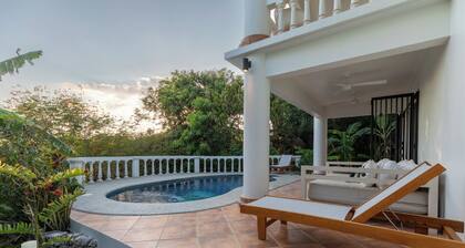 Tres Vistas #1 Enjoy the Shared Pool and Jungle Views in Pelada!