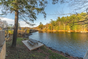 BBQ/picnic area - Twin Lakes Resort (Minden Hills)