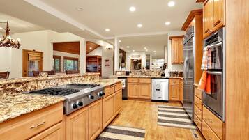 Cabin, Multiple Beds, Hot Tub, Mountain View (2282) | Private kitchen | Coffee/tea maker