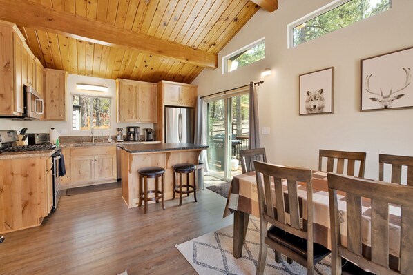 Cabin, Multiple Beds, Patio, Mountain View (2302) | Private kitchen | Coffee/tea maker - Chipper's Lodge #2302 (Big Bear City)