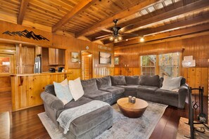 Cabana, várias camas, varanda, vista para a montanha (2335) | Área de estar
