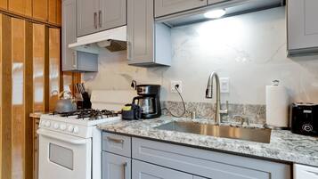 Kulübe, Birden Çok Yatak, Veranda, Dağ Manzaralı (2332) | Özel mutfak | Kahve/çay makinesi