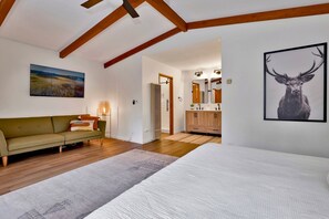 Cabin, Multiple Beds, Hot Tub, Mountain View (2165)