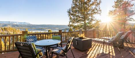 Cabin, Multiple Beds, Patio, Mountain View (1978) | Outdoor dining