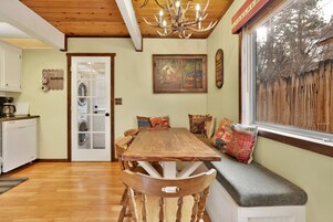 Cabin, Multiple Beds, Patio, Mountain View (2287) | In-room dining