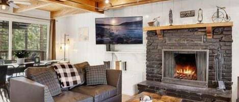 Cabin, Multiple Beds, Hot Tub, Mountain View (2337) | Living area