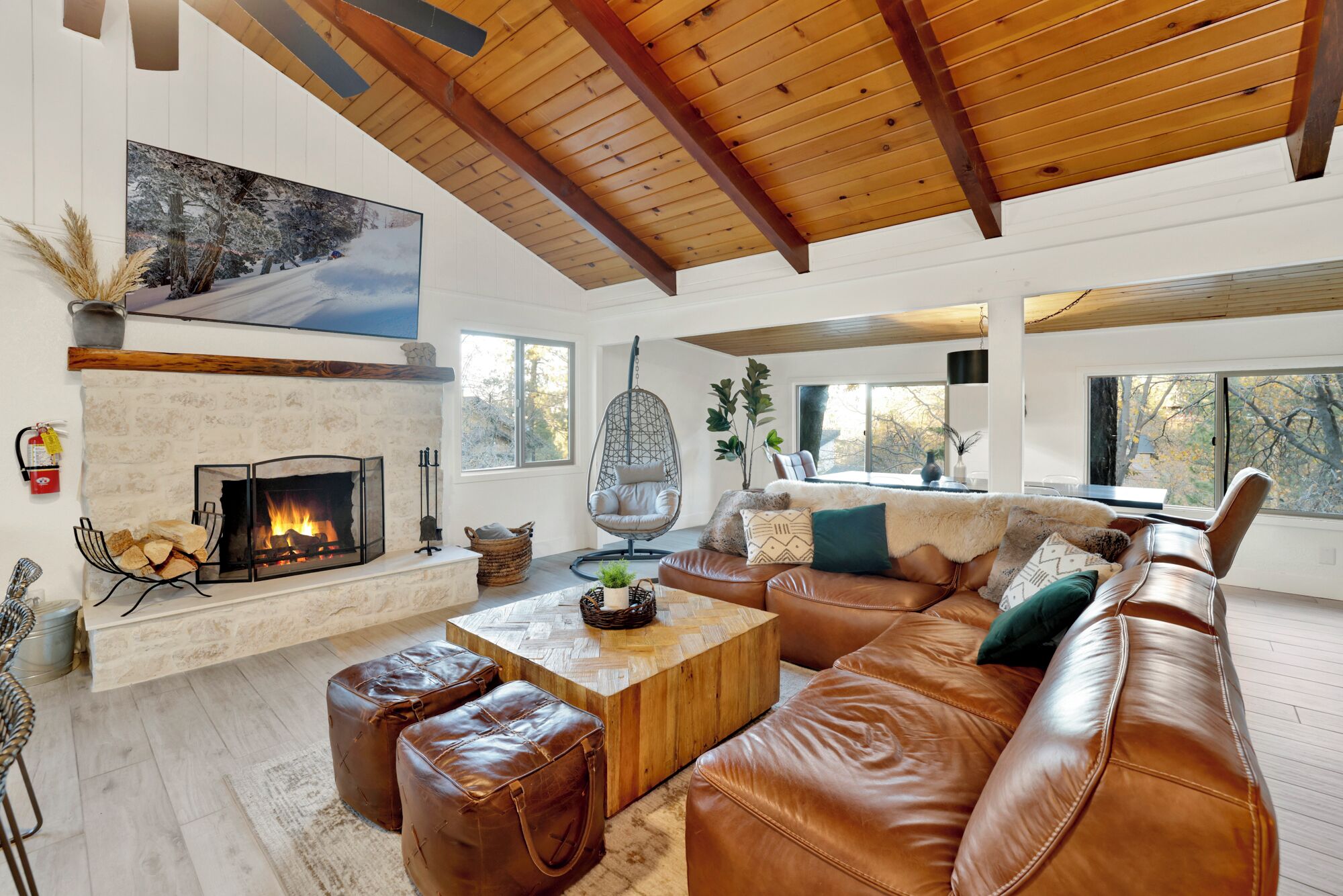 小屋, 多張床, 熱水浴缸, 山景 (2372) | 起居區