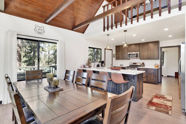 3 bedrooms, individually decorated, individually furnished, bed sheets - Georgia Street Retreat #2344 (Big Bear Lake)