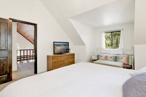 Kabin, Beberapa Tempat Tidur, hot tub, pemandangan gunung (2344) | 3 kamar tidur dan didekorasi berbeda-beda