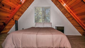 House, Multiple Beds, Balcony (1877) | 3 bedrooms, individually decorated, individually furnished, free WiFi