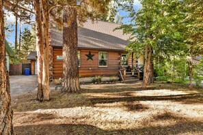 Exterior - OLD School LOG Cabin #2340 (Big Bear City)