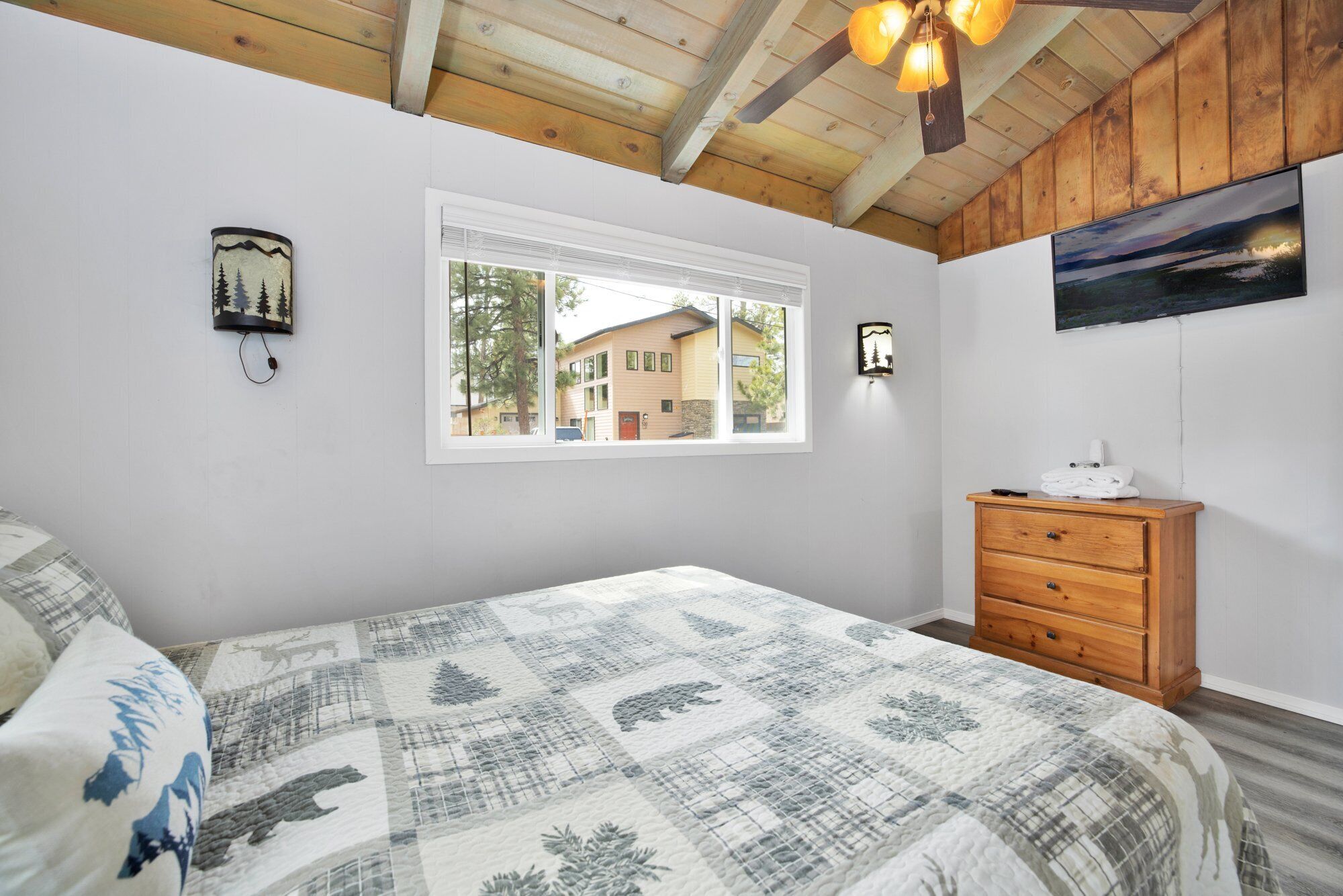 Cabin, Multiple Beds, Hot Tub, Mountain View (2294) | 2 bedrooms, individually decorated, individually furnished, bed sheets