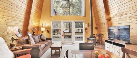 캐빈, 침대(여러 개), 파티오, 산 전망 (2349) | 내부