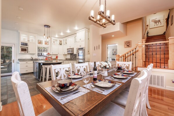 Ferienhütte, Mehrere Betten, Whirlpool, Bergblick (1989) | Eigene Küche | Wasserkocher mit Kaffee-/Teezubehör