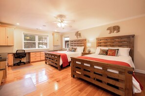 Cabin, Multiple Beds, Hot Tub, Mountain View (1989) | 5 bedrooms, individually decorated, individually furnished, bed sheets - THE Grand Chalet #1989 (Big Bear Lake)