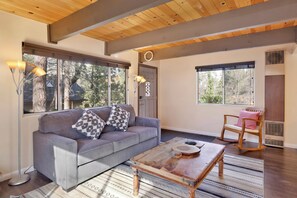 Cabin, Multiple Beds, Hot Tub, Mountain View (2093) | Living area | Fireplace